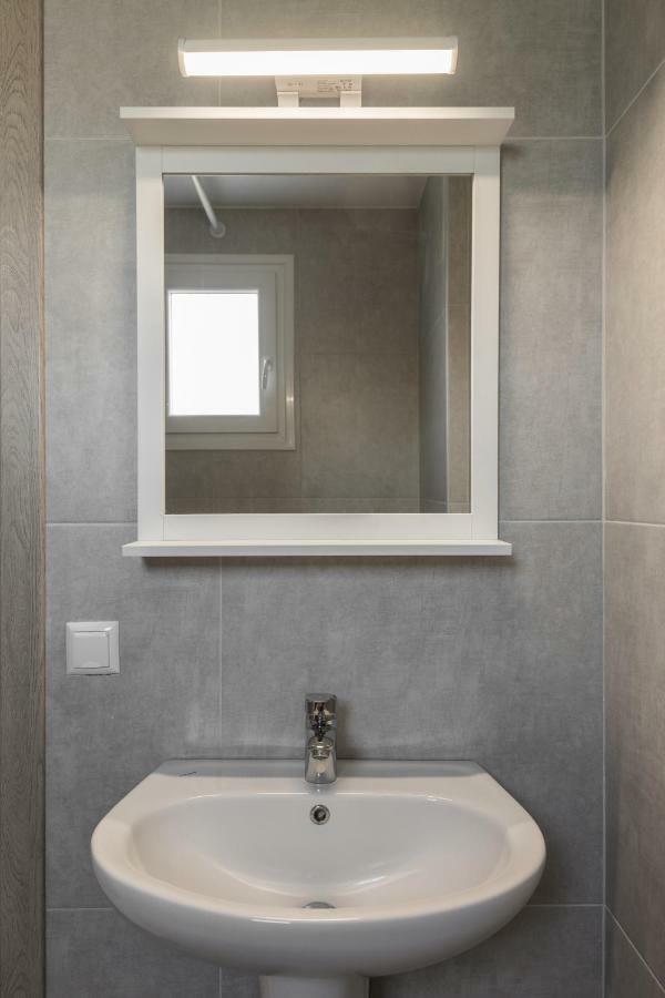 V Luxury Apartments ซีวิรี ภายนอก รูปภาพ