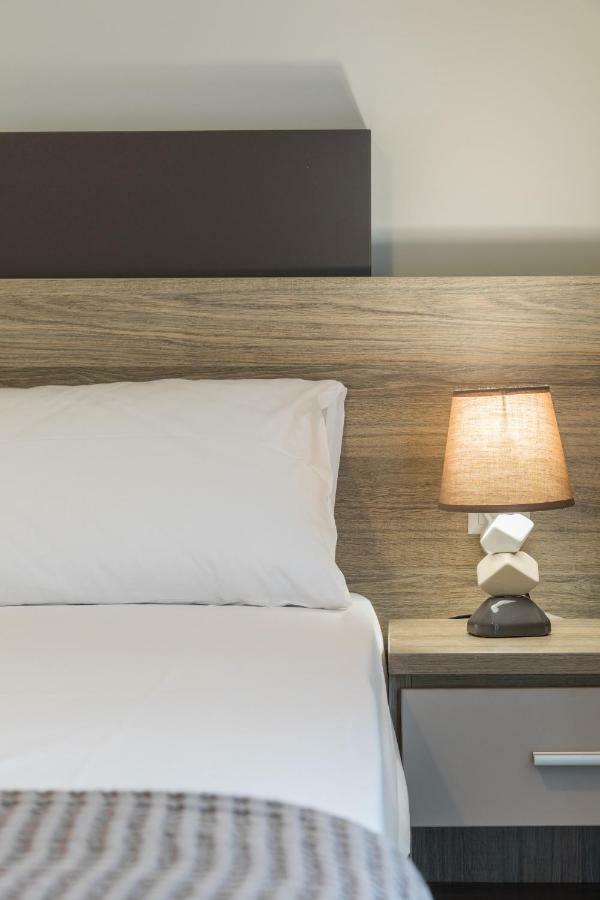 V Luxury Apartments ซีวิรี ภายนอก รูปภาพ