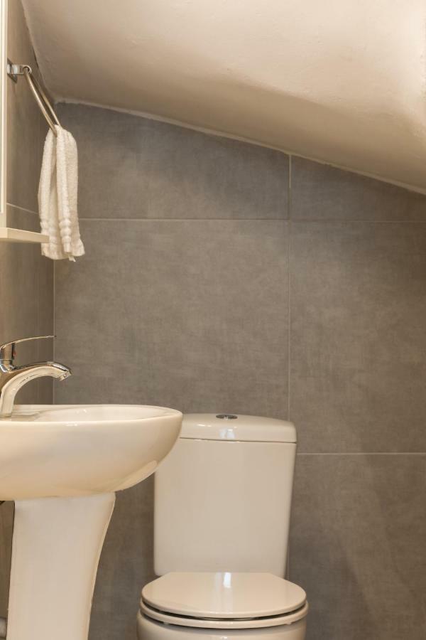 V Luxury Apartments ซีวิรี ภายนอก รูปภาพ